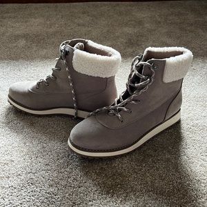 Old Navy Lace-up winter boots